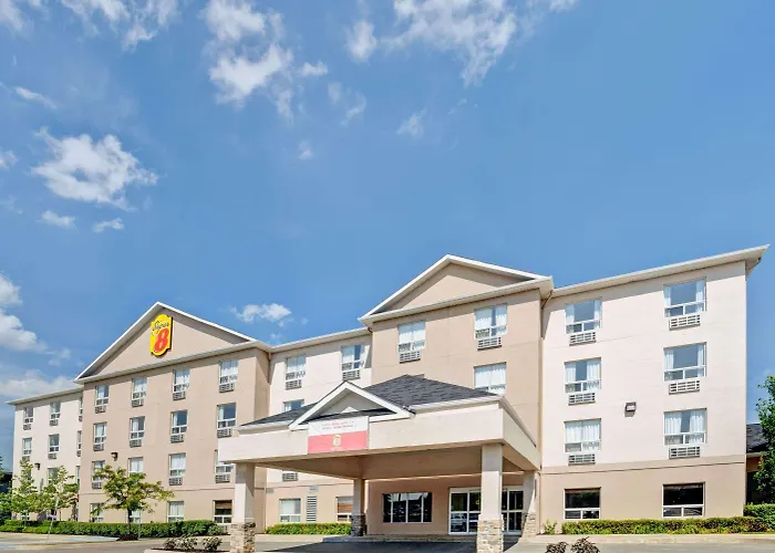 Boutique hotel only: Super 8 By Wyndham Barrie South