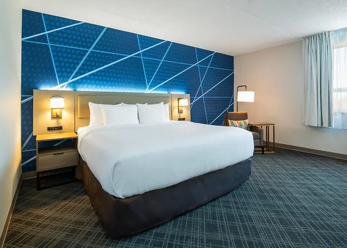 Motel: Comfort Inn & Suites