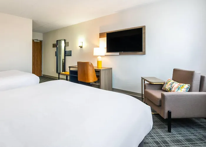 Motel: Comfort Inn & Suites